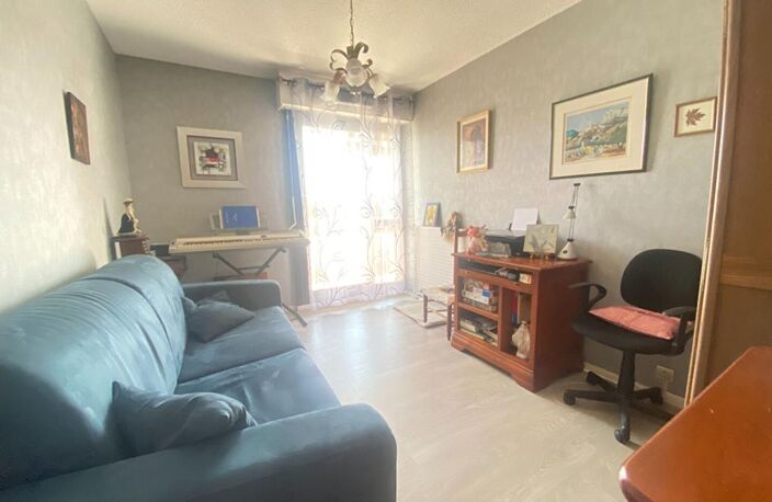 Bel appartement cossu, en dernier étage avec 20m² de terrasse, vue dégagée, 2 ch , celliers et cave — photo 5