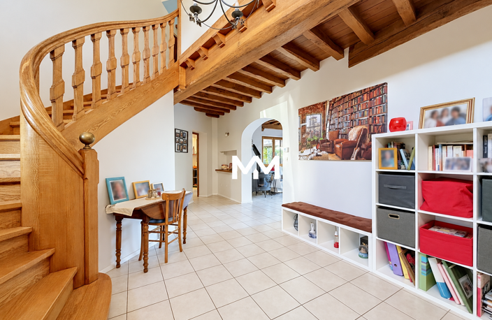 MAISON FAMILIALE - L'ARBRESLE - AU CALME — photo 2