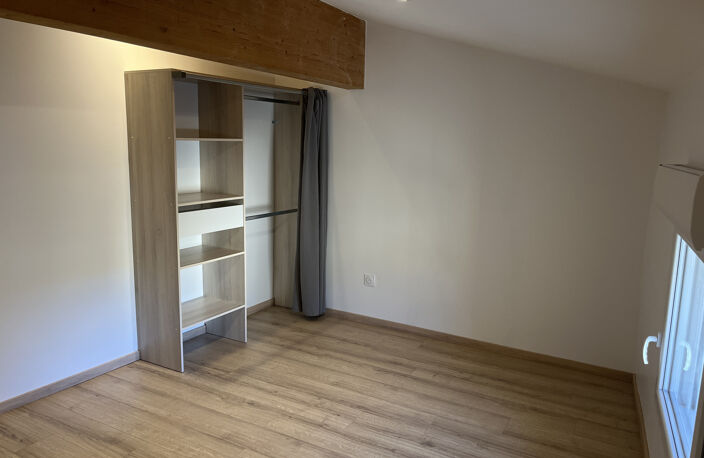 Appartement T3 entièrement rénové à Savas (07430) — photo 4