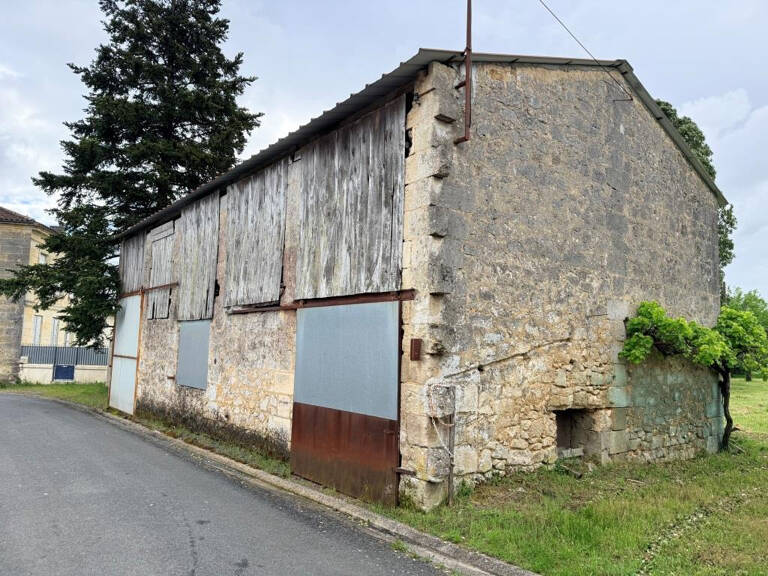 TEUILLAC GRANGE A TRANSFORMER EN HABITATION — photo 1
