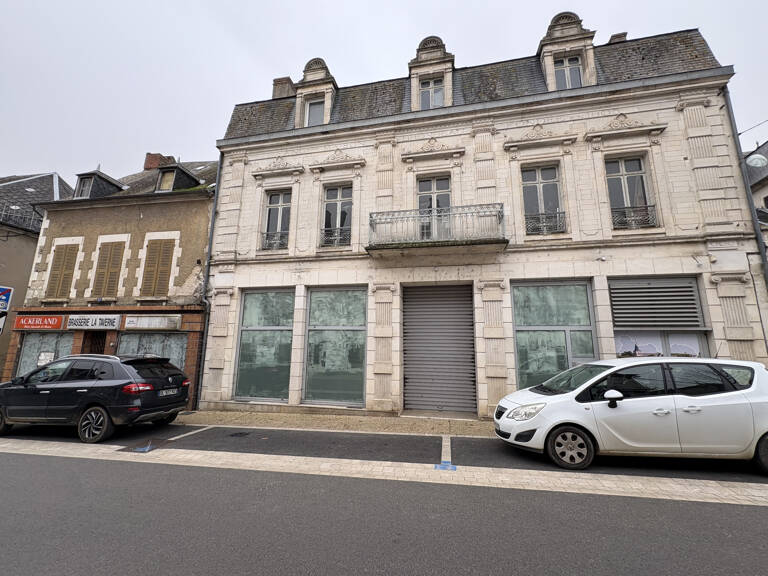 Centre Pouilly-sur-Loire Immeuble de caractère — photo 1