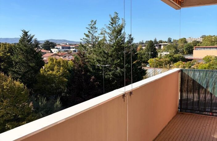 Location appartement 5 pièces 104 m² à Francheville (69340) — photo 4