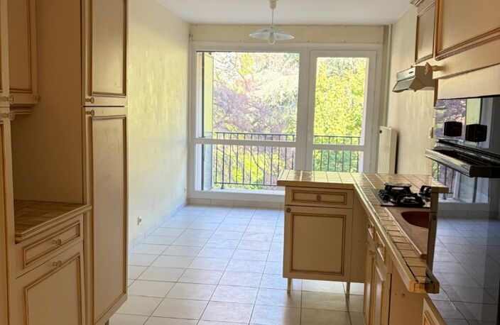 Location appartement 5 pièces 104 m² à Francheville (69340) — photo 5