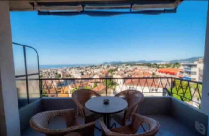 F2 MEUBLE VUE MER LE CANNET MAIRIE — photo 2