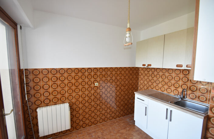 Studio  avec cave et parking au calme — photo 4
