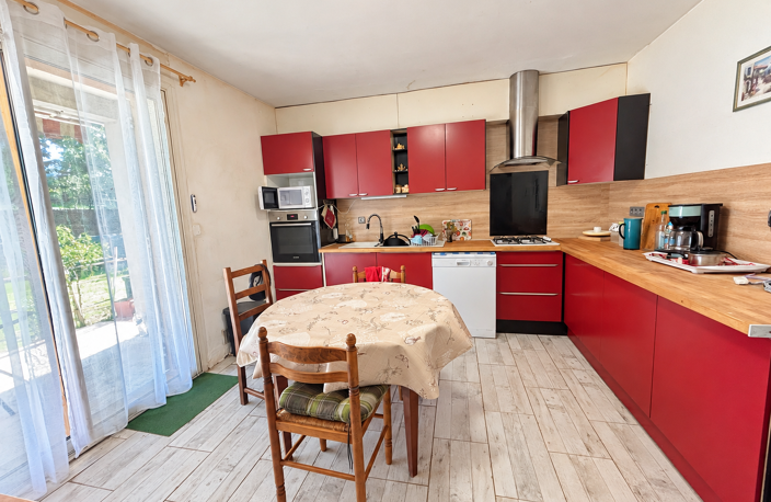 Maison T5 - 138 m2 - SAINTE GEMME — photo 4