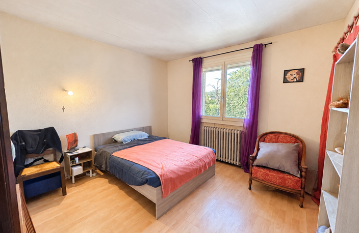 Maison T5 - 138 m2 - SAINTE GEMME — photo 5