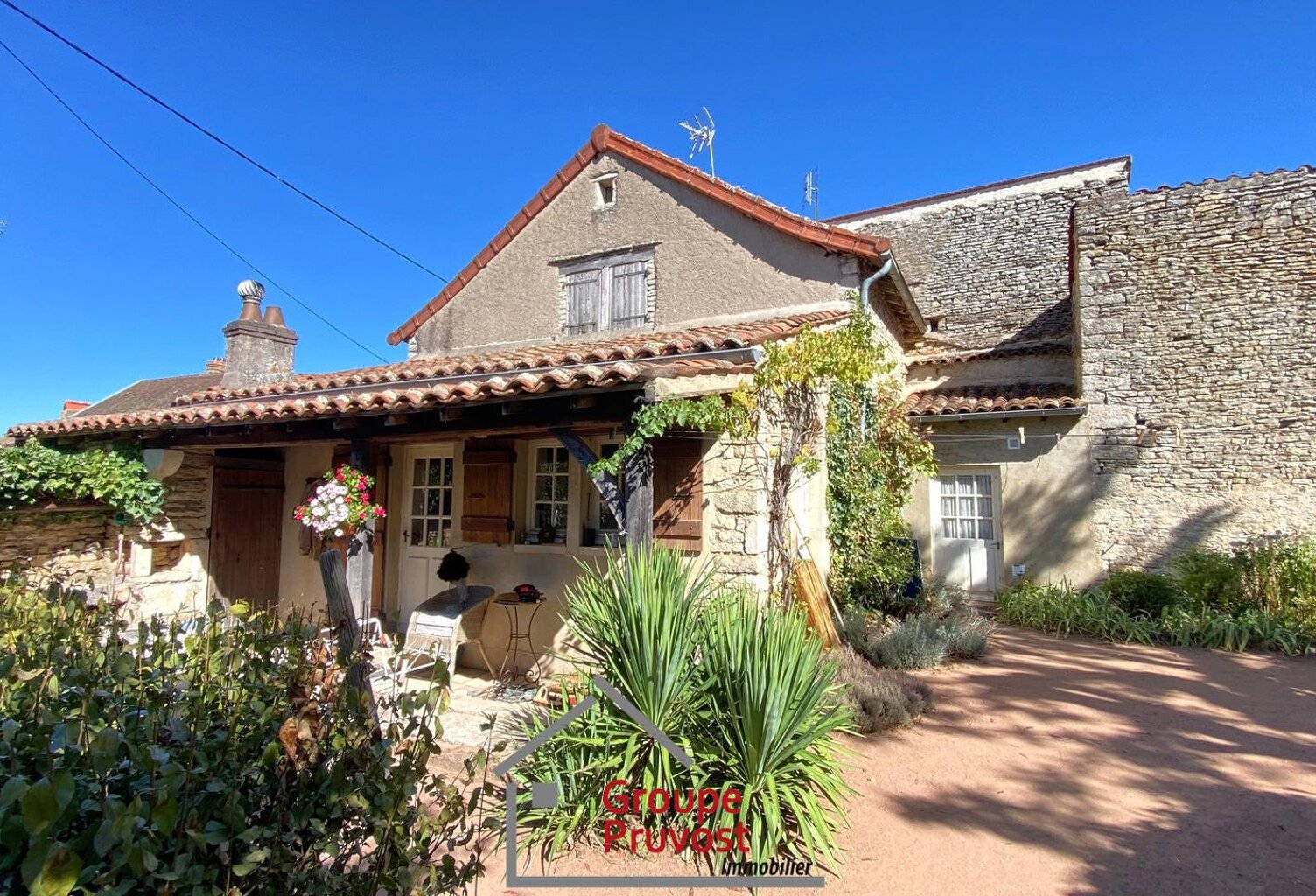Maison et dépendance — photo 1