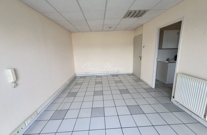 ECHIROLLES: locaux de 60m² dans MEDICENTRE 1 — photo 5