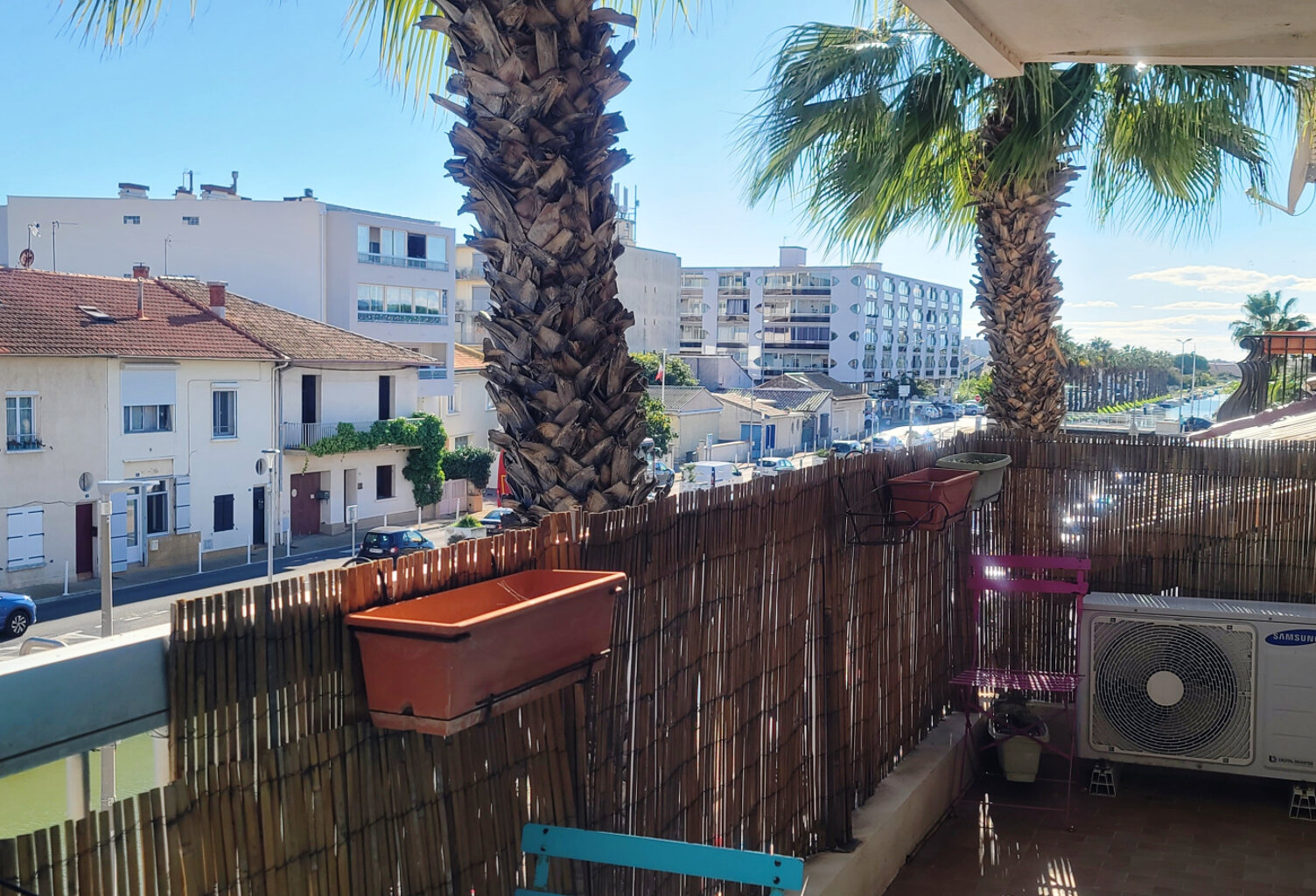 PALAVAS CENTRE - APPARTEMENT T2 CLIMATISE AVEC GRAND BALCON — photo 1
