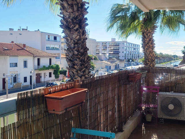 PALAVAS CENTRE - APPARTEMENT T2 CLIMATISE AVEC GRAND BALCON — photo du bien