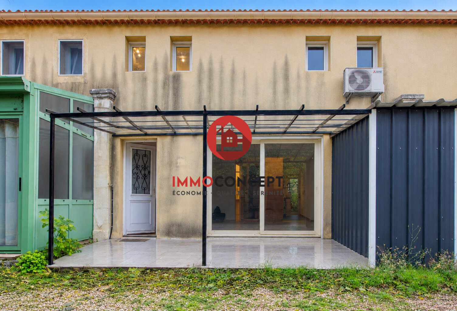Maison de ville avec terrasse et séjour lumineux — photo 1