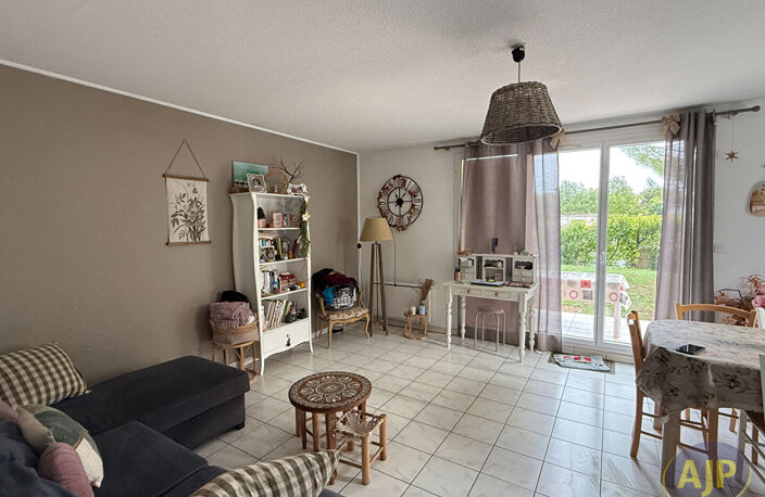 Maison Saint Jean d' Angely trois chambres 83.7 m2 — photo 2