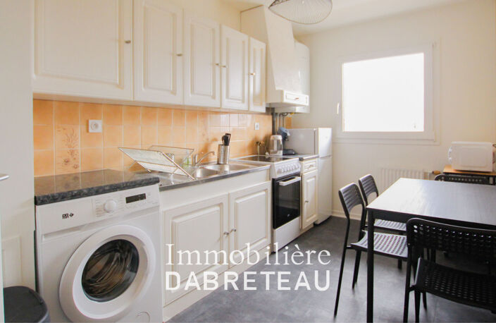 T2 MEUBLE A DEUX PAS DE GRANGE BLANCHE — photo 3