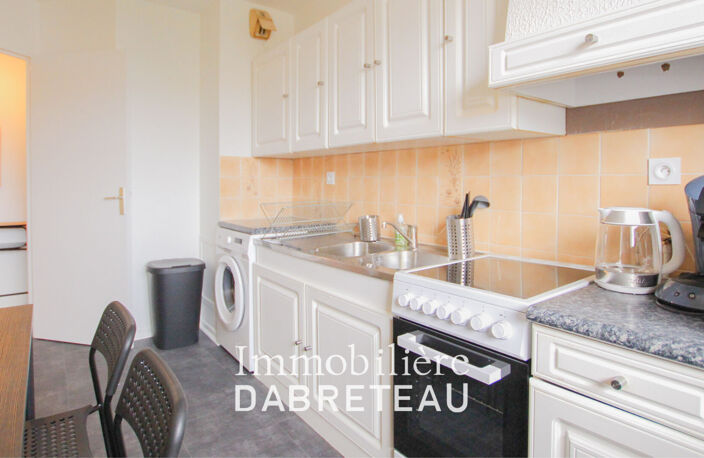 T2 MEUBLE A DEUX PAS DE GRANGE BLANCHE — photo 4