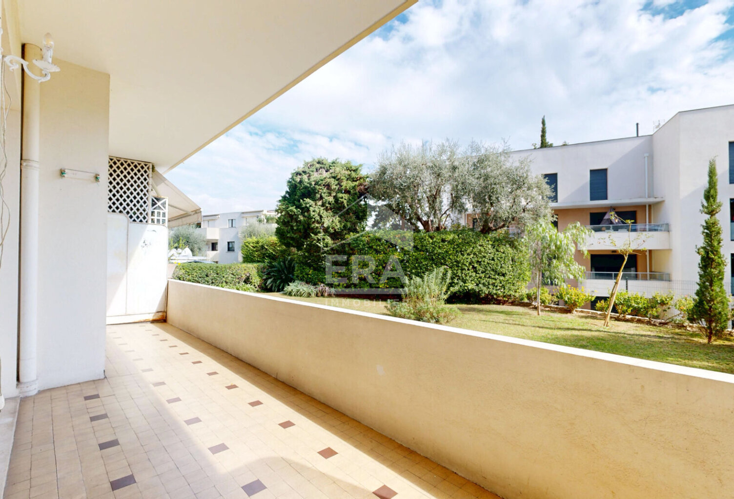 NICE - BAUMETTES : F2 AVEC BELLE TERRASSE AU CALME — photo 1