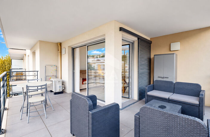 NICE - RIQUIER : BEAU 2 PIÈCES AVEC TERRASSE AU CALME — photo 2