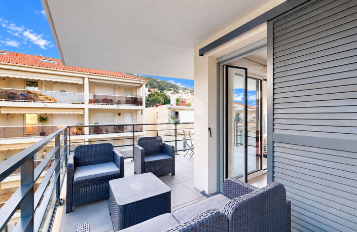 NICE - RIQUIER : BEAU 2 PIÈCES AVEC TERRASSE AU CALME — photo 3