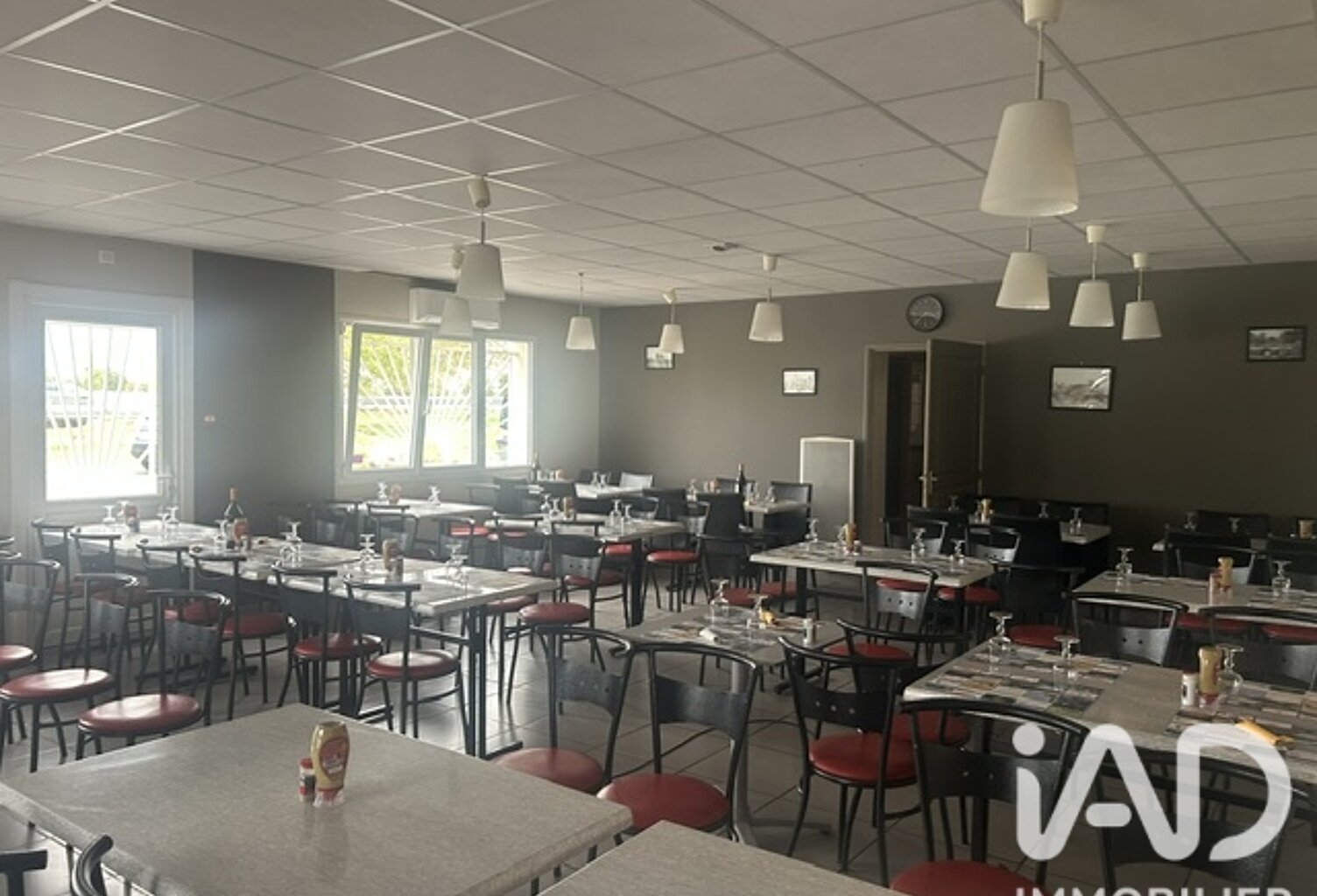 Vente Boutique/Local commercial 400 m&sup2; — photo 1