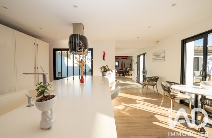 Vente Maison/villa 7 pièces — photo 2