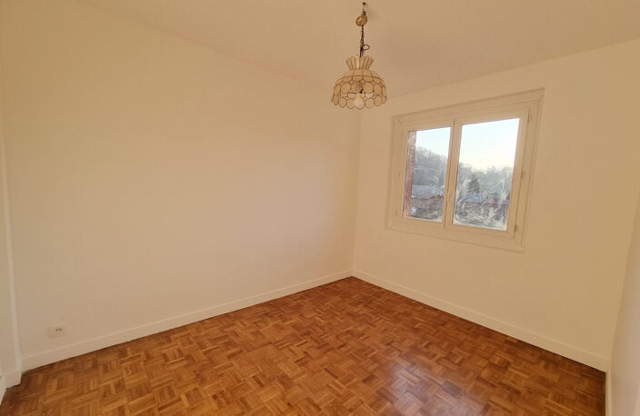  4P+ Cuisine 62m2 avec loggia , secteur village — photo 4