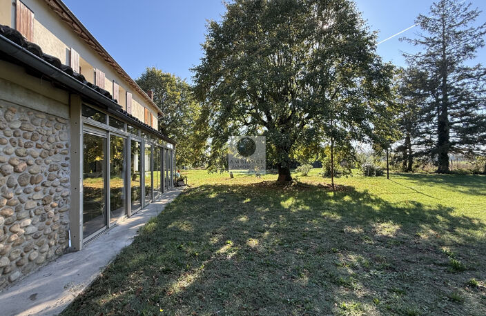 Le charme de l'ancien dans un écrin de verdure — photo 4