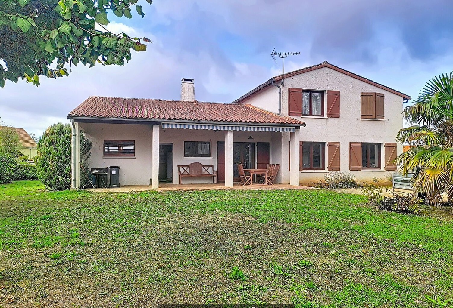 SUD CHATELLERAULT- BELLE MAISON VIVABLE DE PLAIN PIED — photo 1