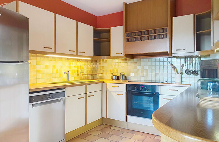 SUD CHATELLERAULT- BELLE MAISON VIVABLE DE PLAIN PIED — photo 4