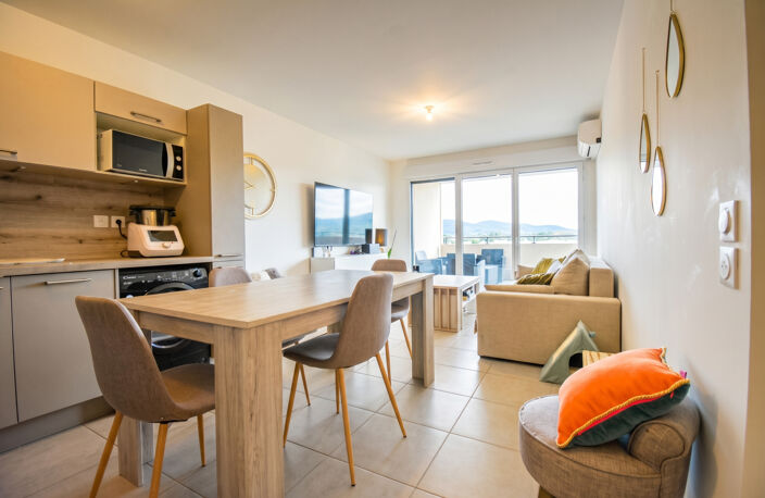 À LOUER - ETAT NEUF ! T2 MEUBLÉ DE 46m2 - TERRASSE de 15,65 — photo 2