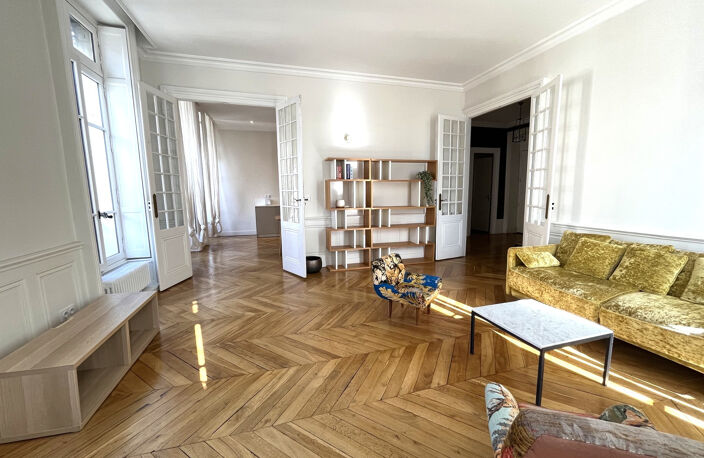 6 PIÈCES 135 M2 - LYON 6 - VITTON MASSÉNA- T6 MEUBLÉ — photo 2
