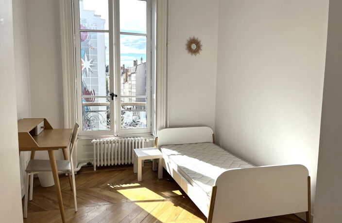 6 PIÈCES 135 M2 - LYON 6 - VITTON MASSÉNA- T6 MEUBLÉ — photo 5