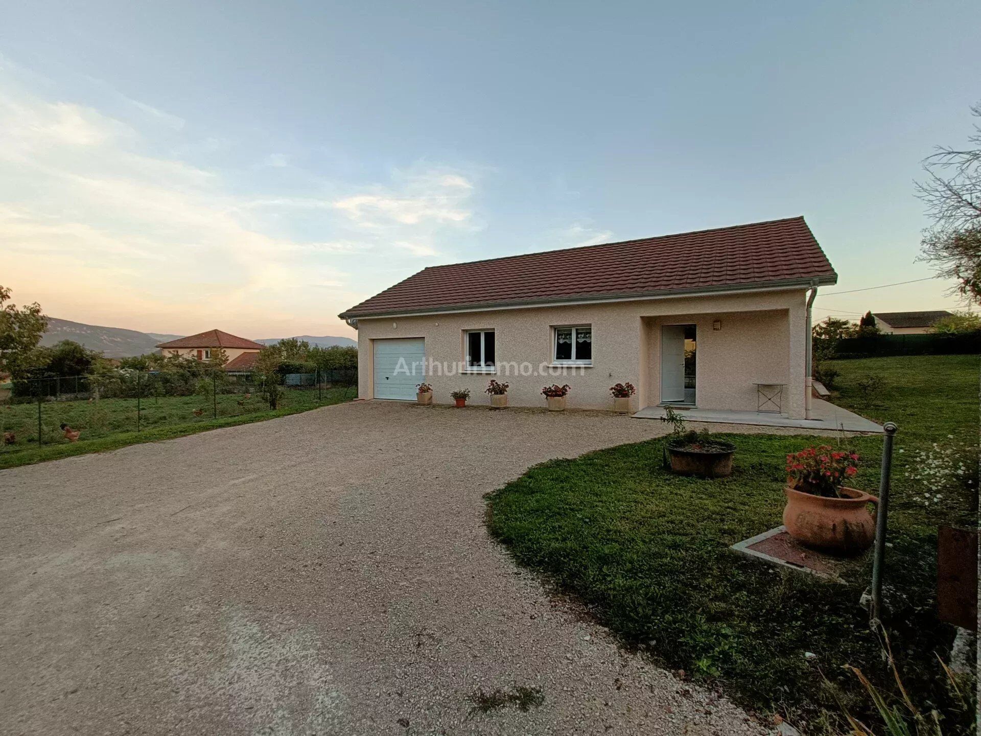 Maison 3 pièces 84 m² · à Bouvesse-Quirieu · 84 m² · 900 €/mois