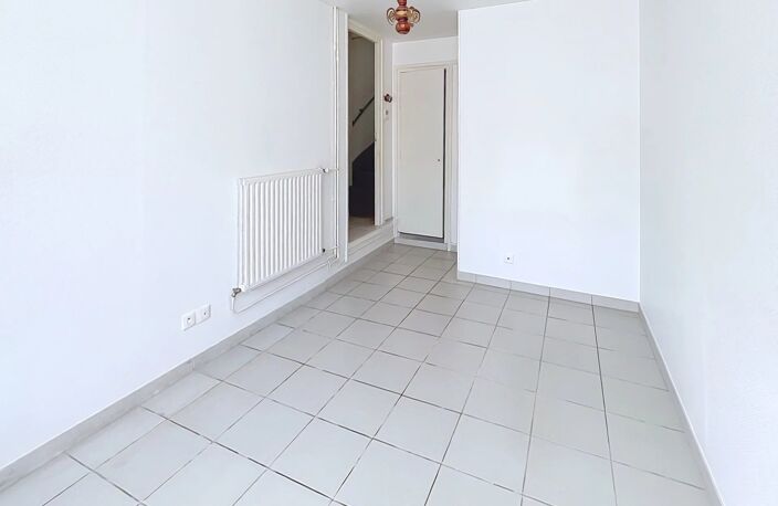 En exclusivité – Maison de ville avec jardin – Laon Ville Basse — photo 2
