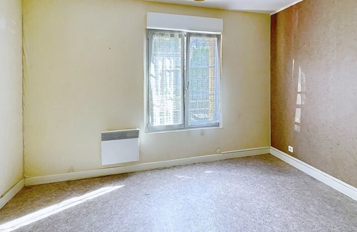En exclusivité – Maison de ville avec jardin – Laon Ville Basse — photo 4