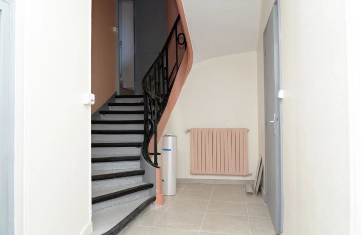 A LAON MAISON DE VILLE... — photo 5