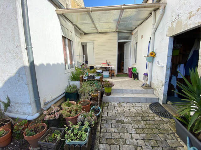 Rochefort   Maison de plain-pied à rénover avec beau potenti — photo du bien