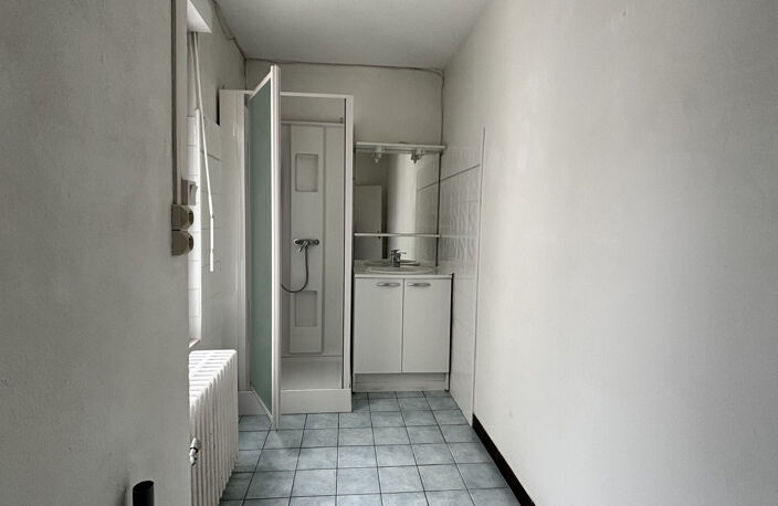 Rochefort   Maison de plain-pied à rénover avec beau potenti — photo 3