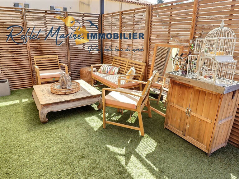 A SAINT CYR SUR MER BEAU T2 meublé avec terrasse de 21 m2 de — photo 1