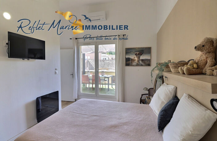 A SAINT CYR SUR MER BEAU T2 meublé avec terrasse de 21 m2 de — photo 2