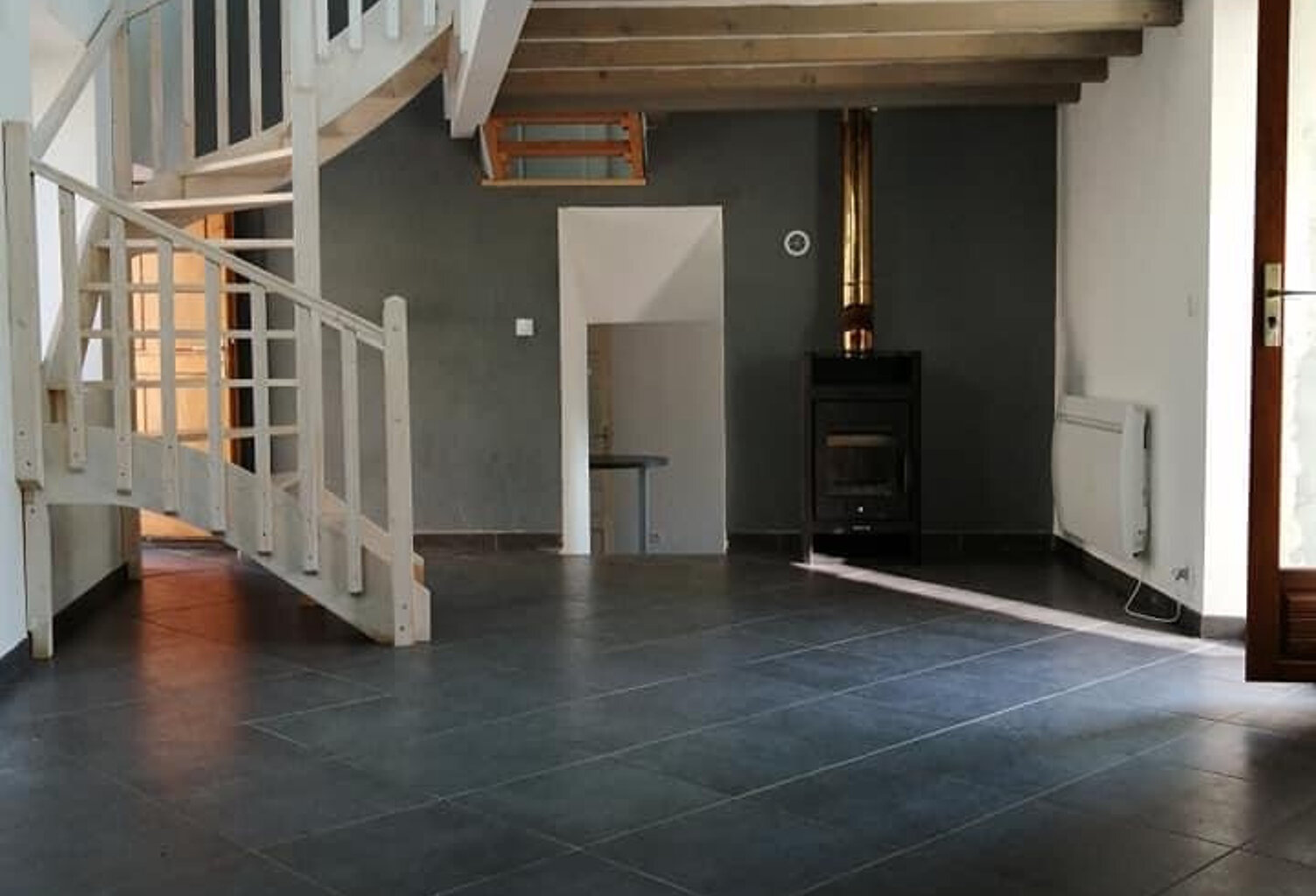 Maison de village T2 à louer à MONTCUSEL — photo 1