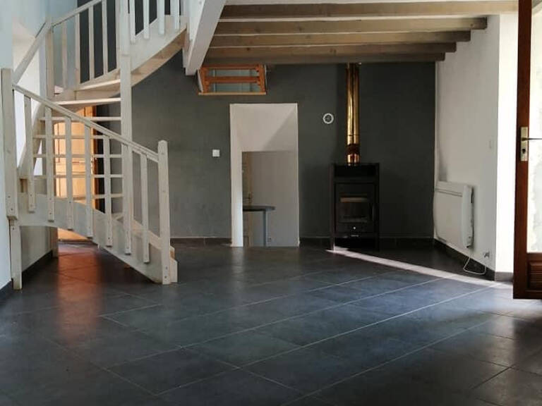 Maison de village T2 à louer à MONTCUSEL — photo 1