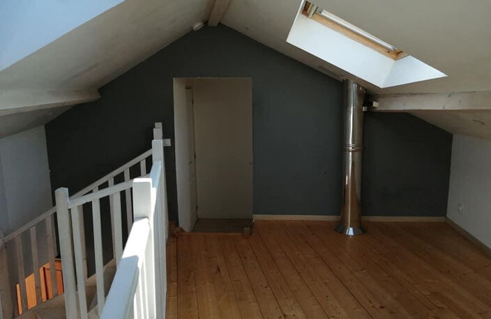Maison de village T2 à louer à MONTCUSEL — photo 3