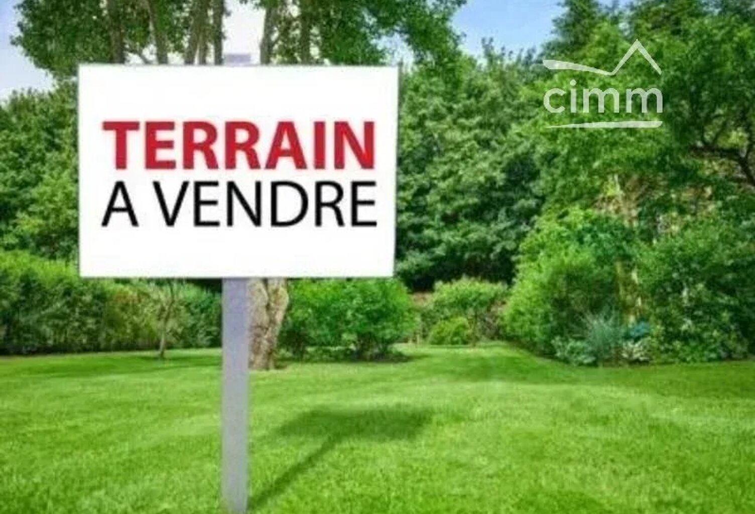 TERRAIN CONSTRUCTIBLE en second plan — photo 1