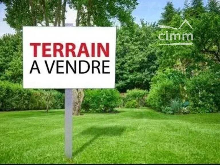 TERRAIN CONSTRUCTIBLE en second plan — photo 1