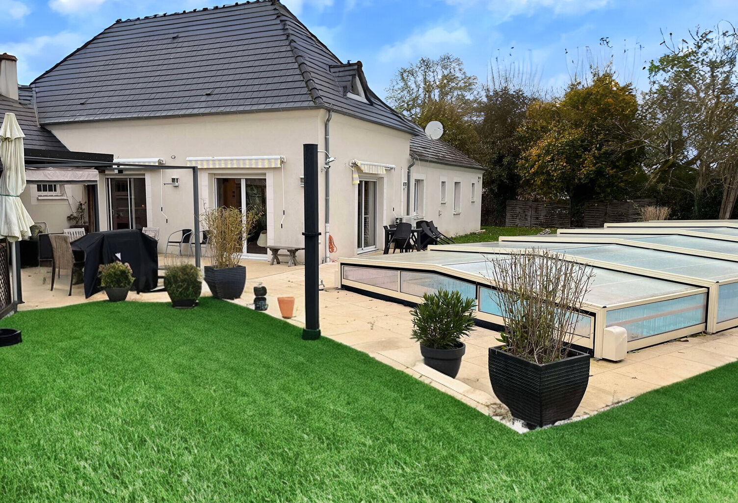 À Saint-Parize-Le-Châtel, propriété avec terrasse à acheter — photo 1