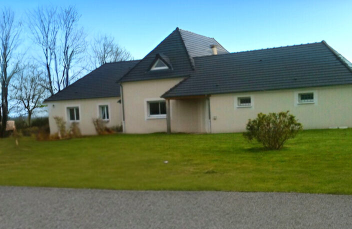 À Saint-Parize-Le-Châtel, propriété avec terrasse à acheter — photo 3