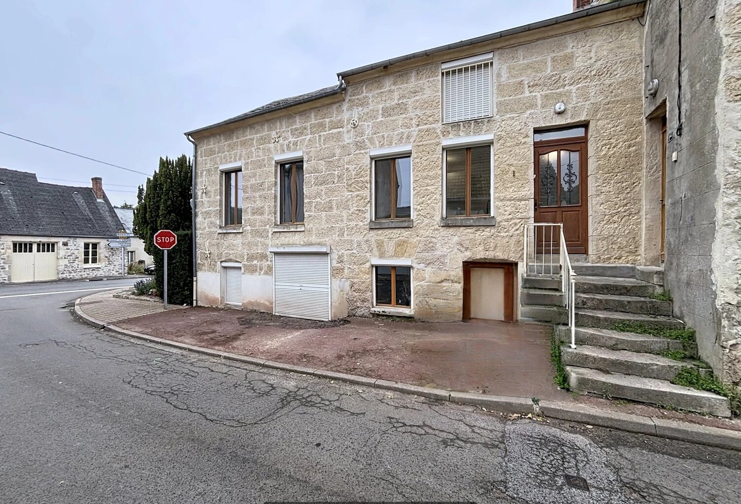 Exclusivité maison de ville - Mauregny-en-Haye — photo 1