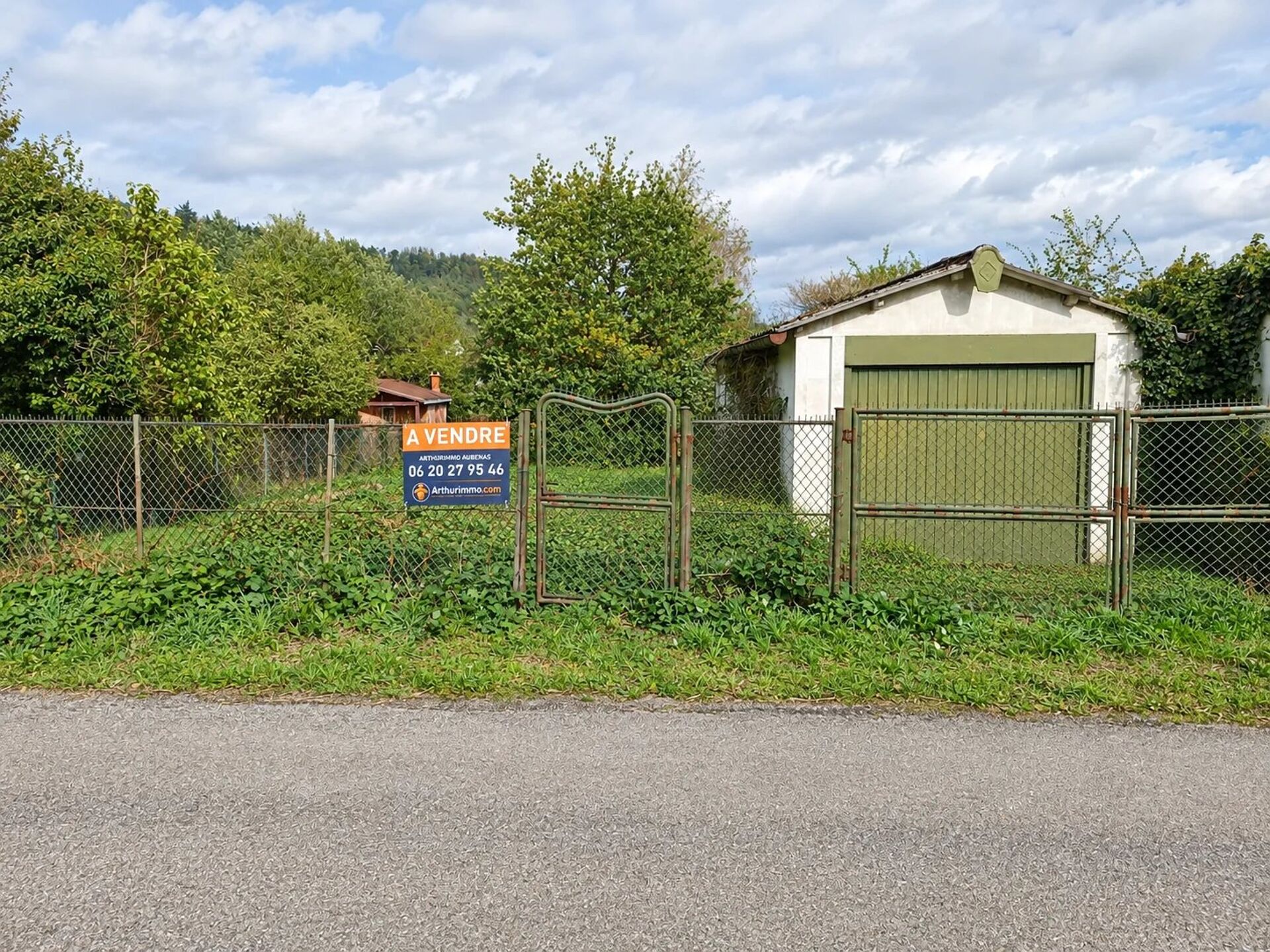 Terrain 701 m² · à Raon-l'Étape · 34 000 €