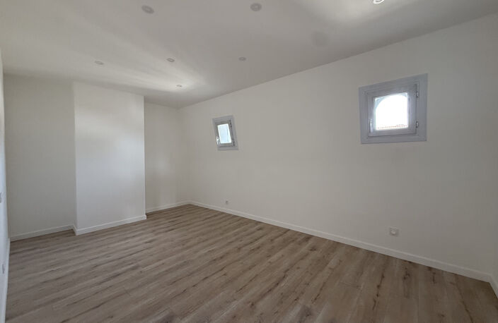 HAUTE VILLE - DERNIER ETAGE - ASCENSEUR  - 100 m2 — photo 4