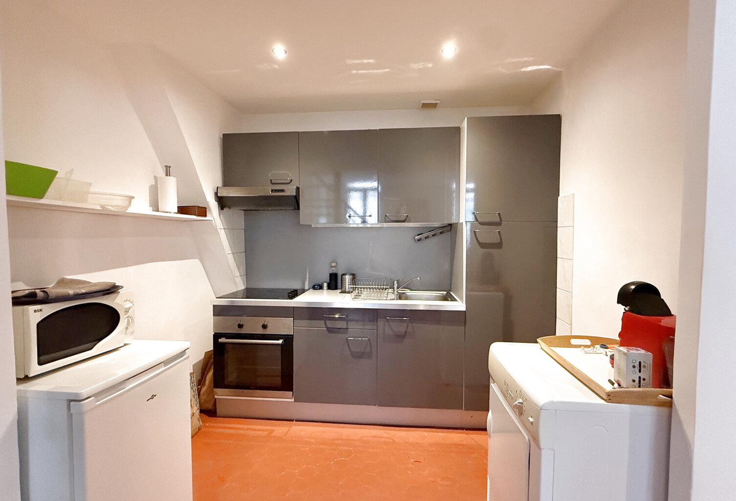 OLLIOULES - EXCLUSIVITÉ - TYPE 2 CENTRE VILLE BAIL EN COURS — photo 1